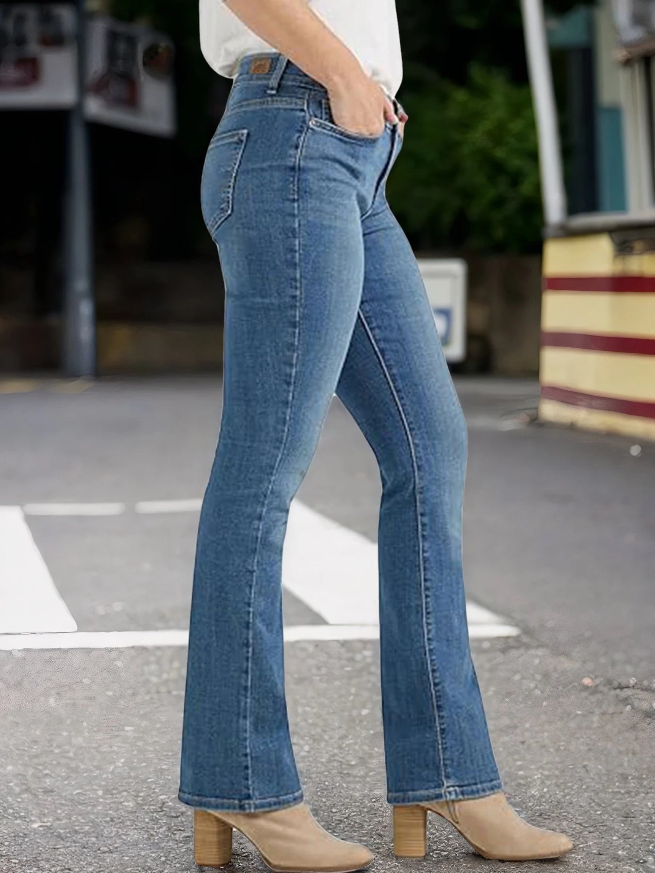 Womens Mid Rise Elastic Slim Straight Jeans Slanted Pockets