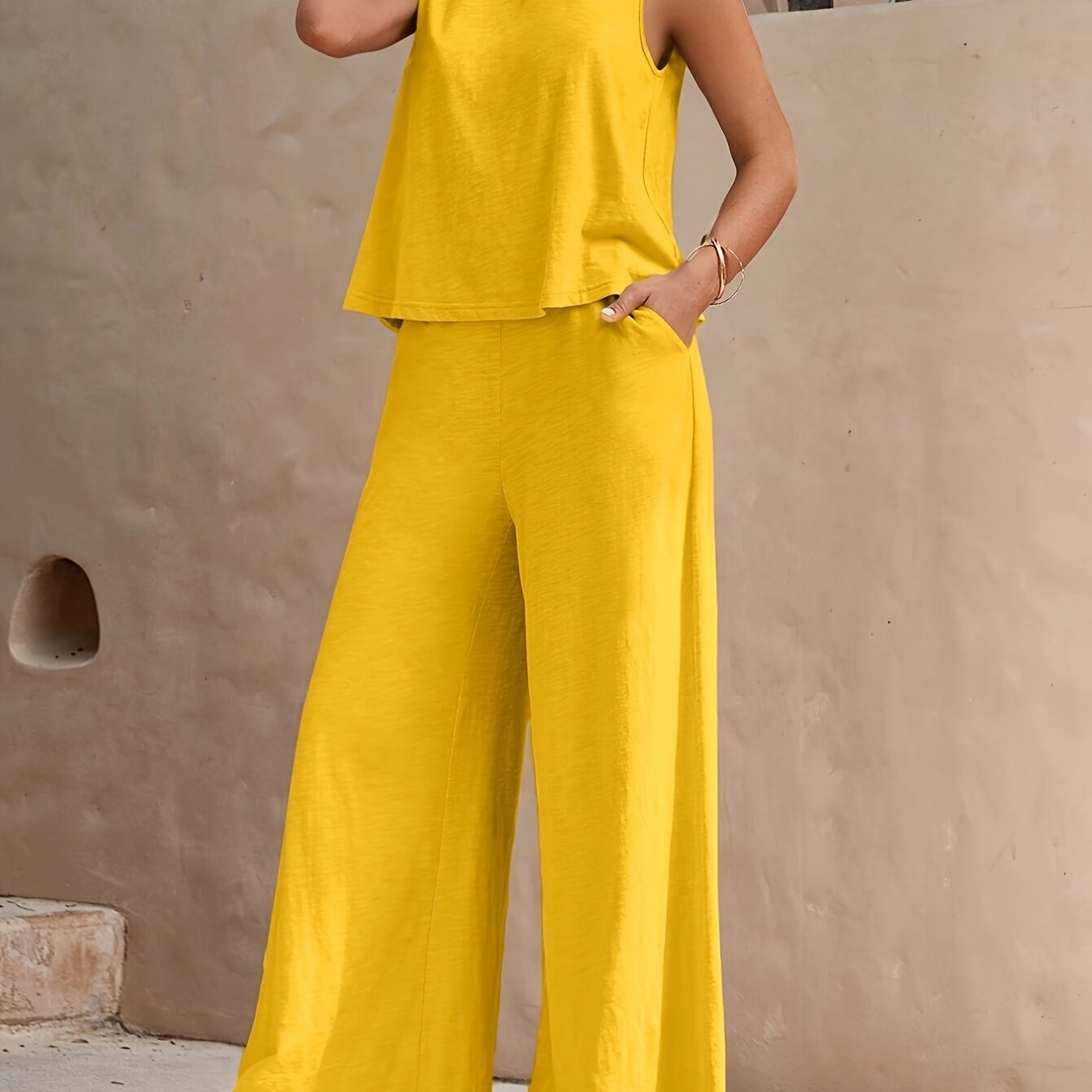 SCACTO TwoPiece Womens Set Round-Neck Sleeveless Top Pants